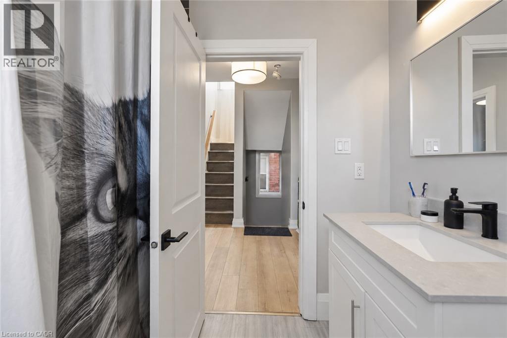 106 Barnesdale Avenue N, Hamilton, Ontario  L8L 6S5 - Photo 21 - 40861525