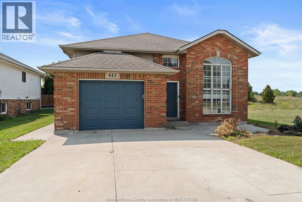 613 HAVENS DRIVE, Windsor, Ontario