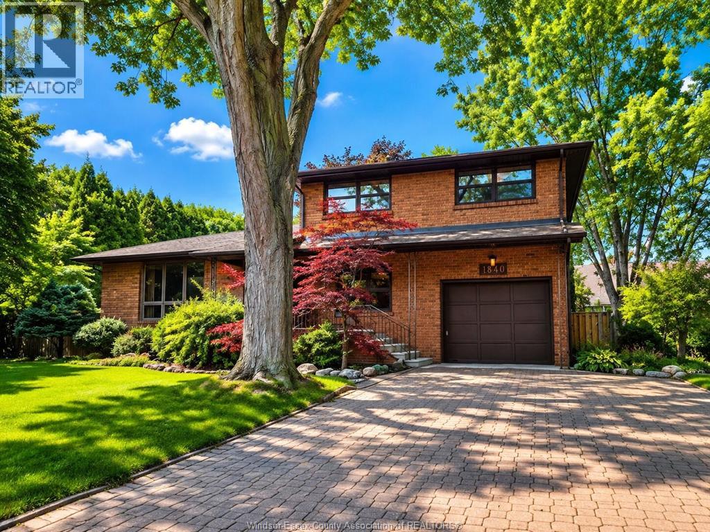 1840 OMIRA STREET, LaSalle, Ontario