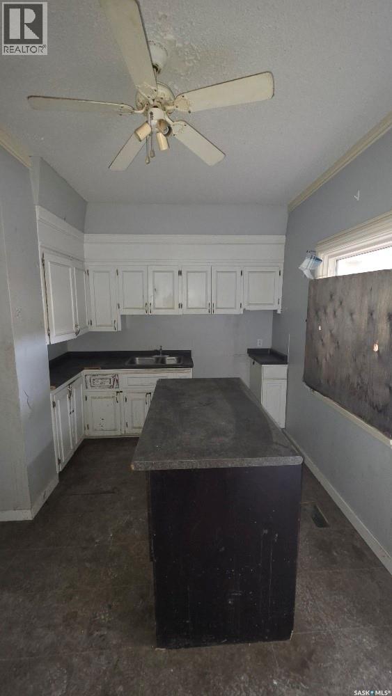 2144 Osler Street, Regina, Saskatchewan  S4P 1W6 - Photo 2 - SK047862
