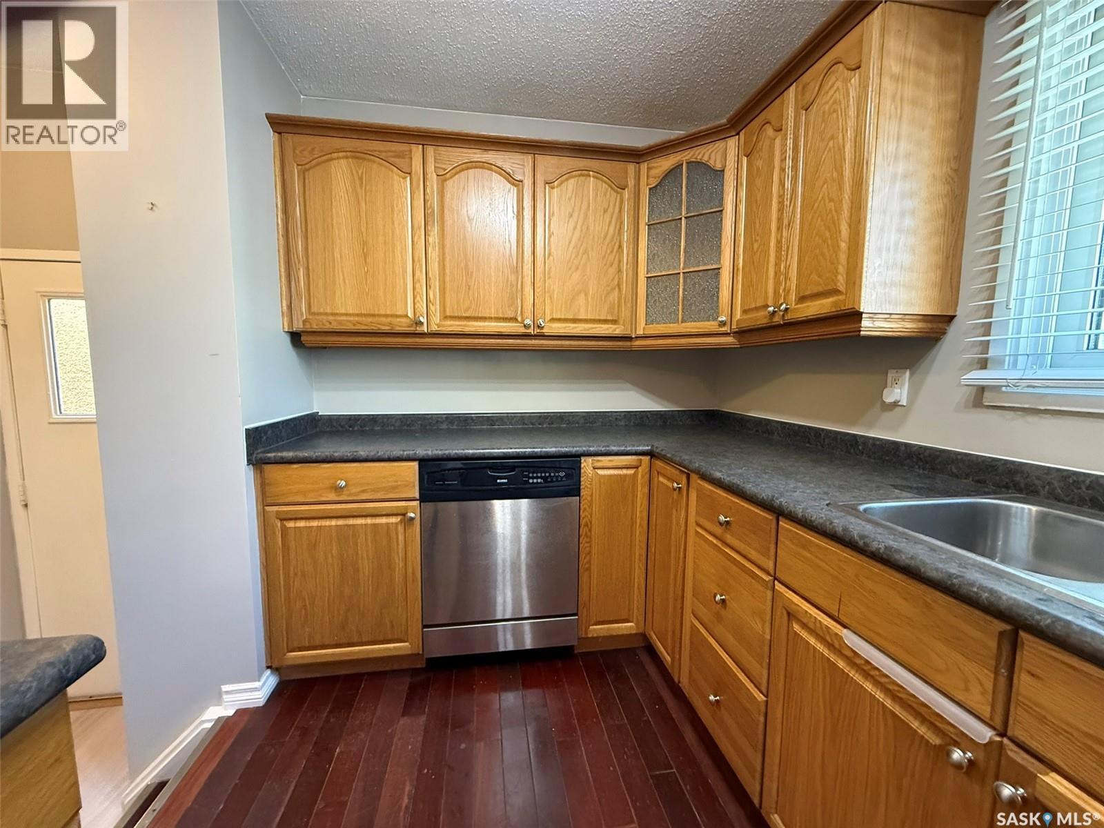 432 Cavendish Street, Regina, Saskatchewan  S4N 4K4 - Photo 5 - SK047560