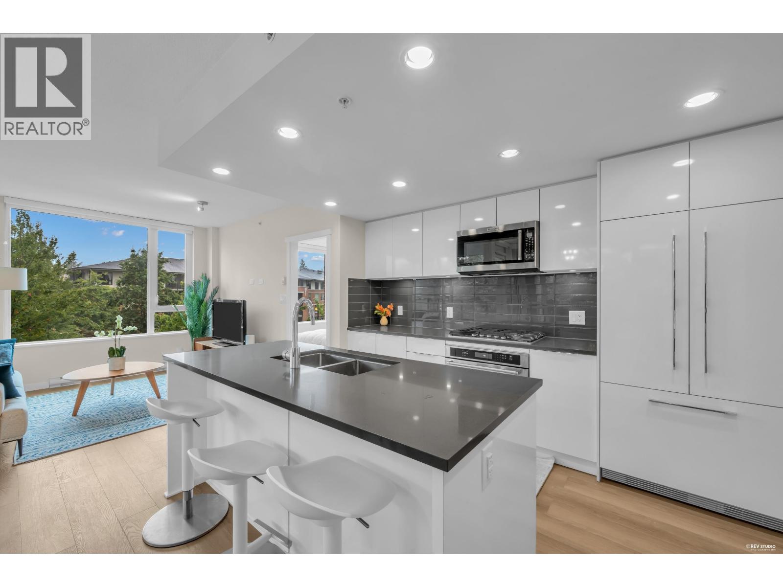 305 3100 Windsor Gate, Coquitlam, British Columbia  V3B 0P3 - Photo 11 - R3162402