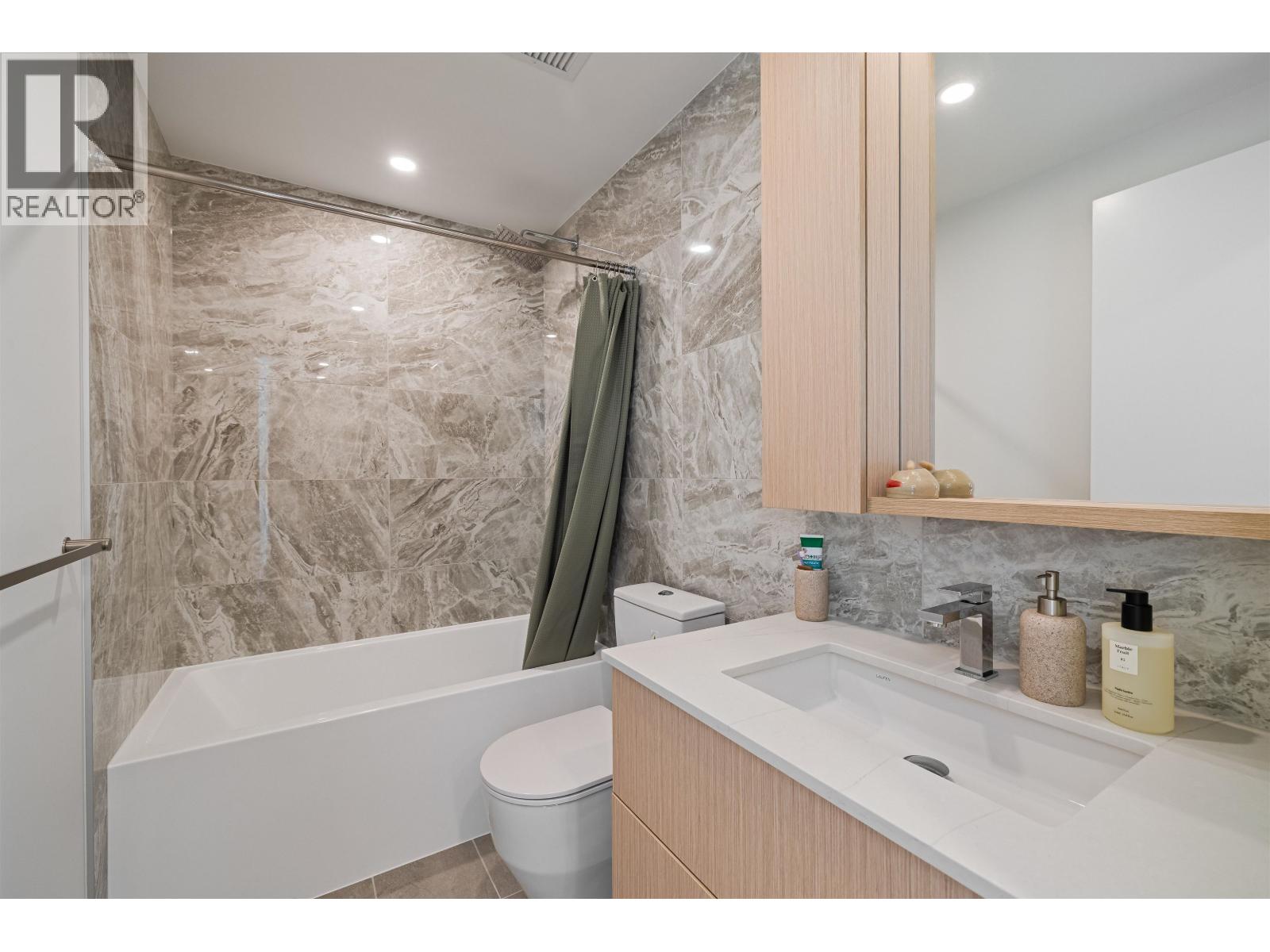 3201 6468 Willingdon Avenue, Burnaby, British Columbia  V5H 0L3 - Photo 13 - R3162625
