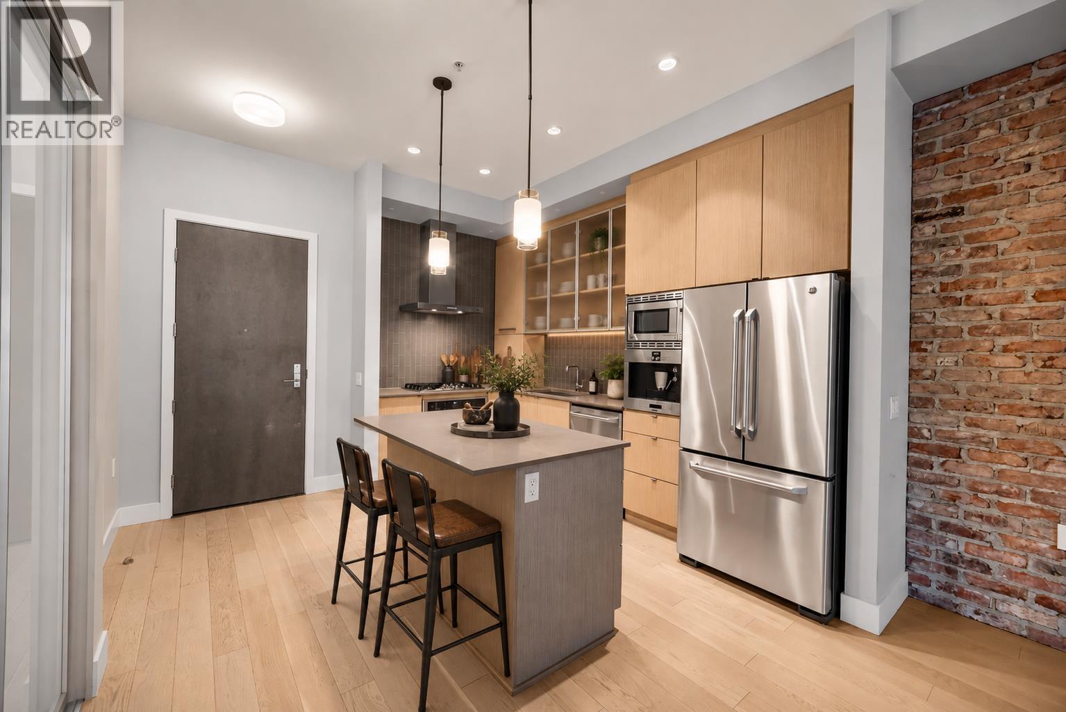 103 262 Salter Street, New Westminster, British Columbia  V3M 0J6 - Photo 3 - R3162635