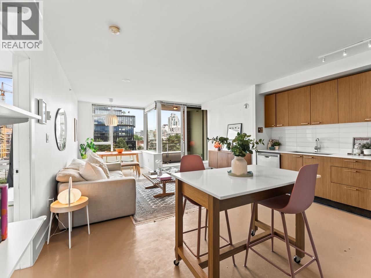 715 221 Union Street, Vancouver, British Columbia  V6A 0B4 - Photo 3 - R3162636