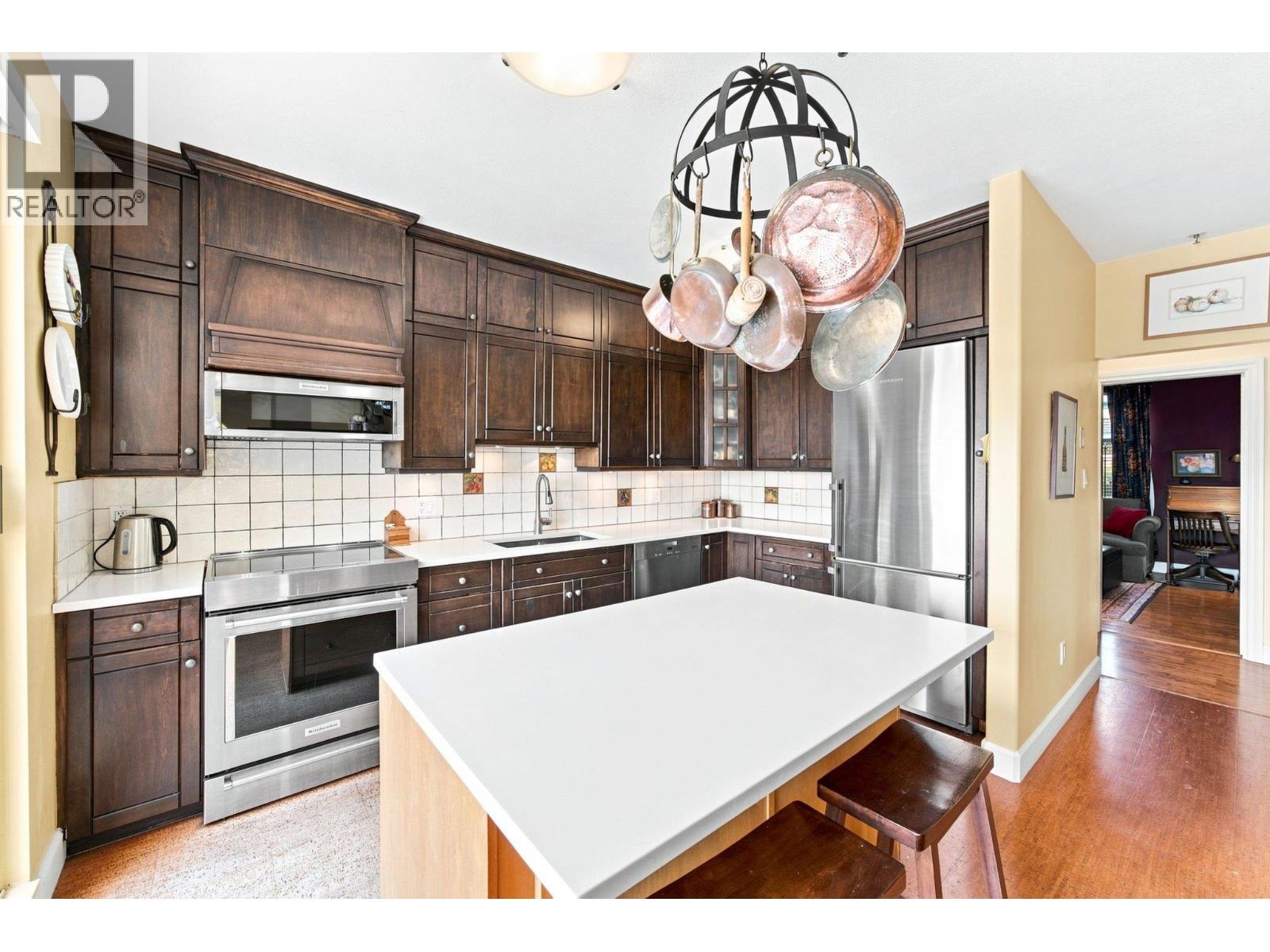 411 3 Renaissance Square, New Westminster, British Columbia  V3M 6K4 - Photo 12 - R3162659