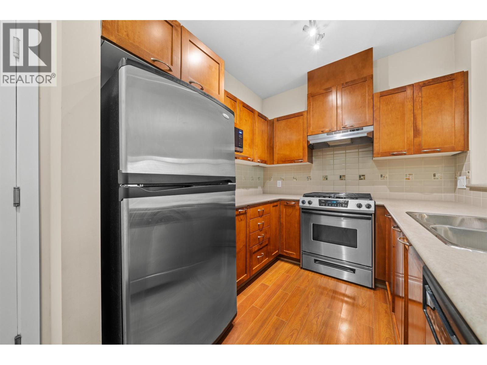 404 2969 Whisper Way, Coquitlam, British Columbia  V3E 3S8 - Photo 12 - R3162662
