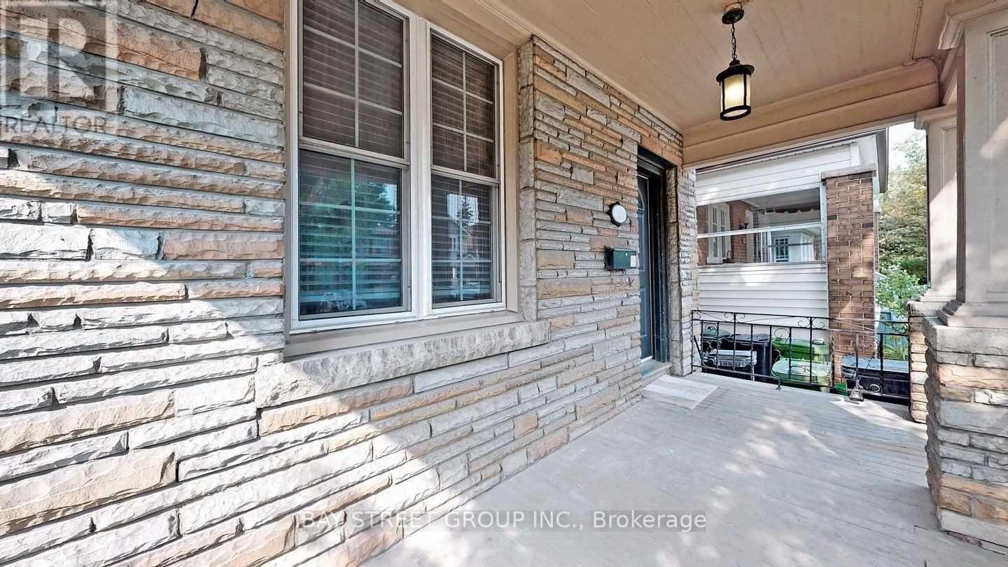 20 Bowood Avenue, Toronto, Ontario  M4N 1Y4 - Photo 2 - C13753482