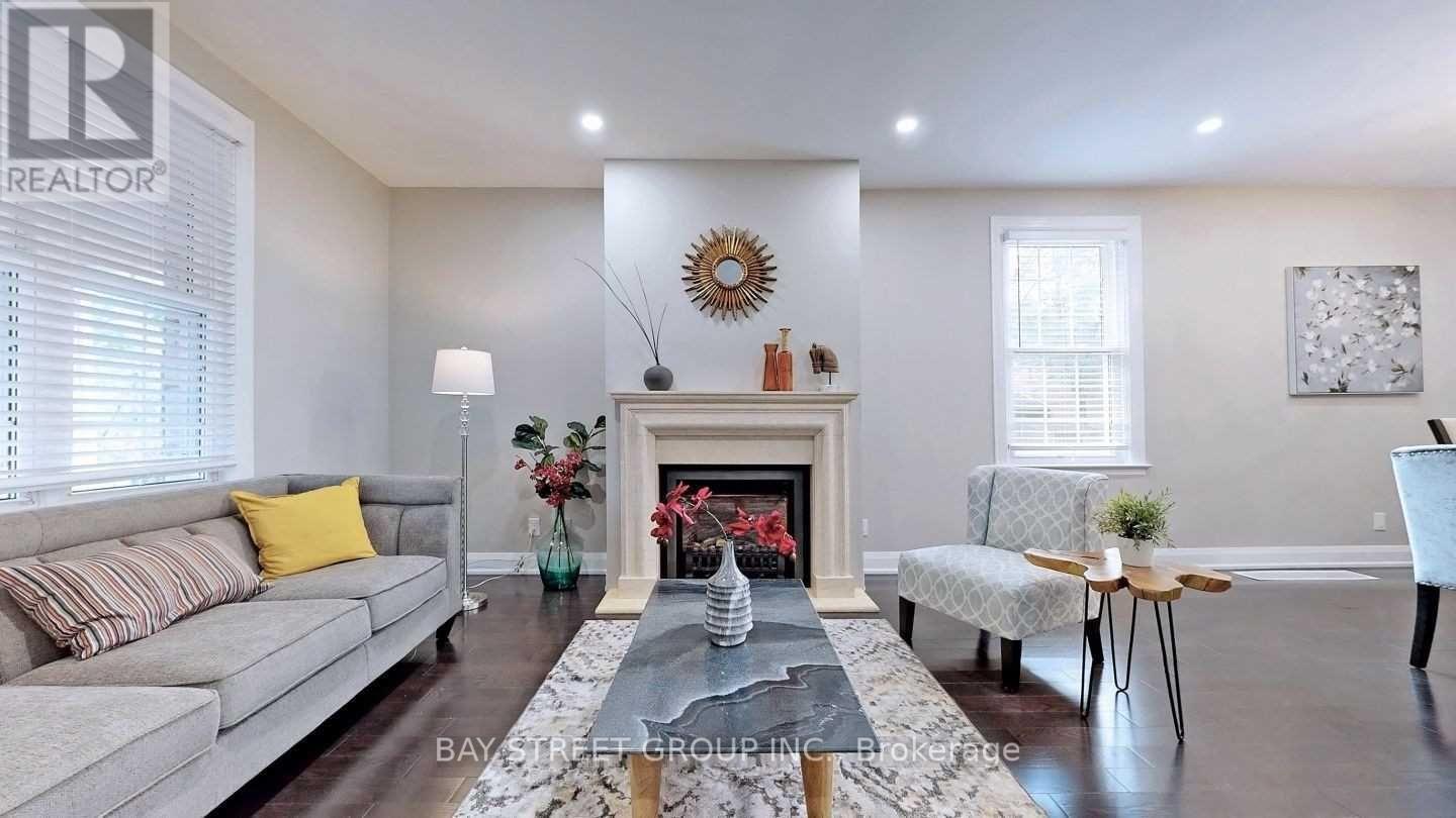 20 Bowood Avenue, Toronto, Ontario  M4N 1Y4 - Photo 3 - C13753482
