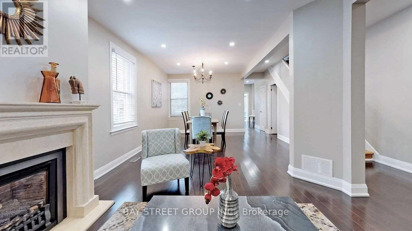 20 Bowood Avenue, Toronto, Ontario  M4N 1Y4 - Photo 6 - C13753482