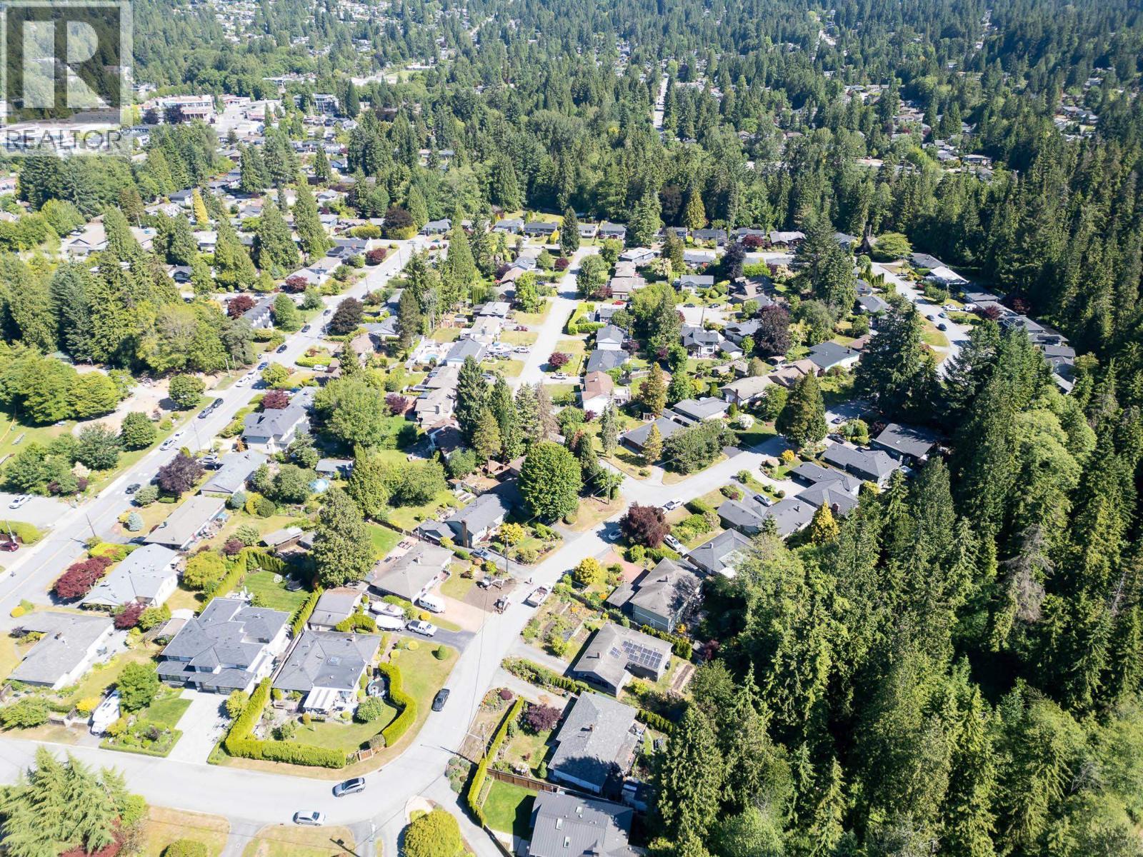 2495 LAURALYNN DRIVE