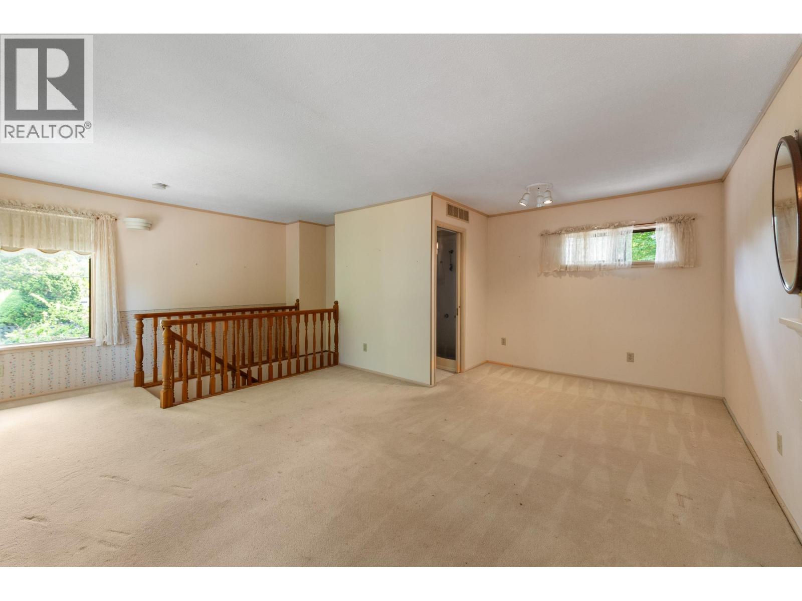 2495 LAURALYNN DRIVE