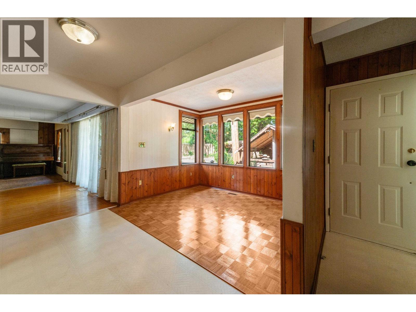 2495 LAURALYNN DRIVE