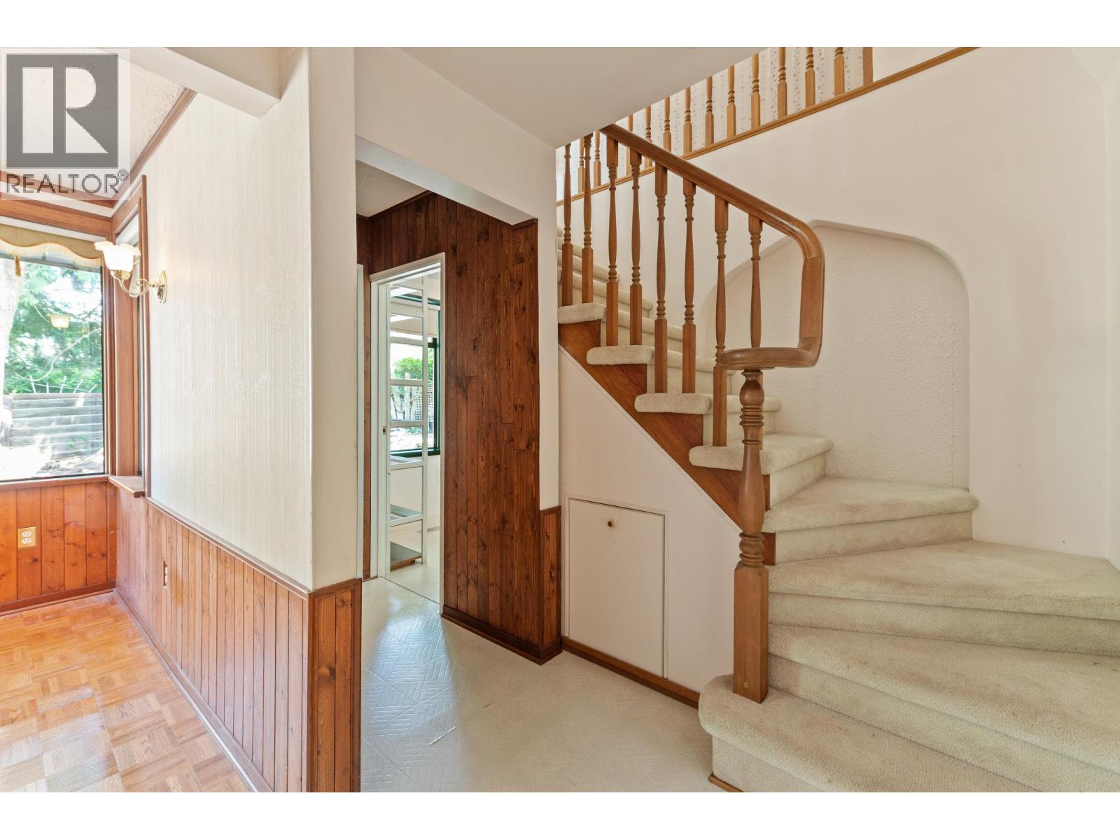 2495 LAURALYNN DRIVE