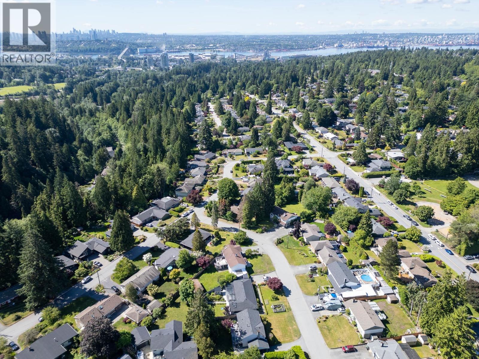 2495 LAURALYNN DRIVE