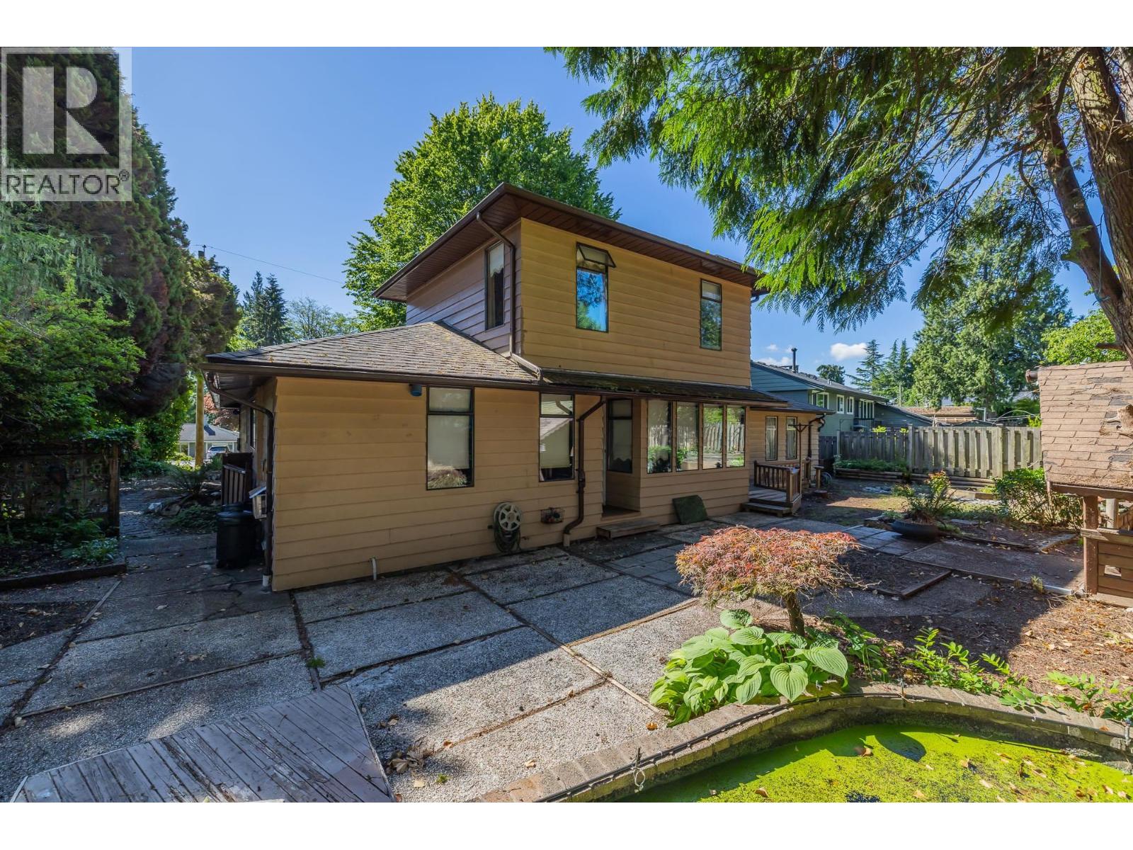 2495 LAURALYNN DRIVE