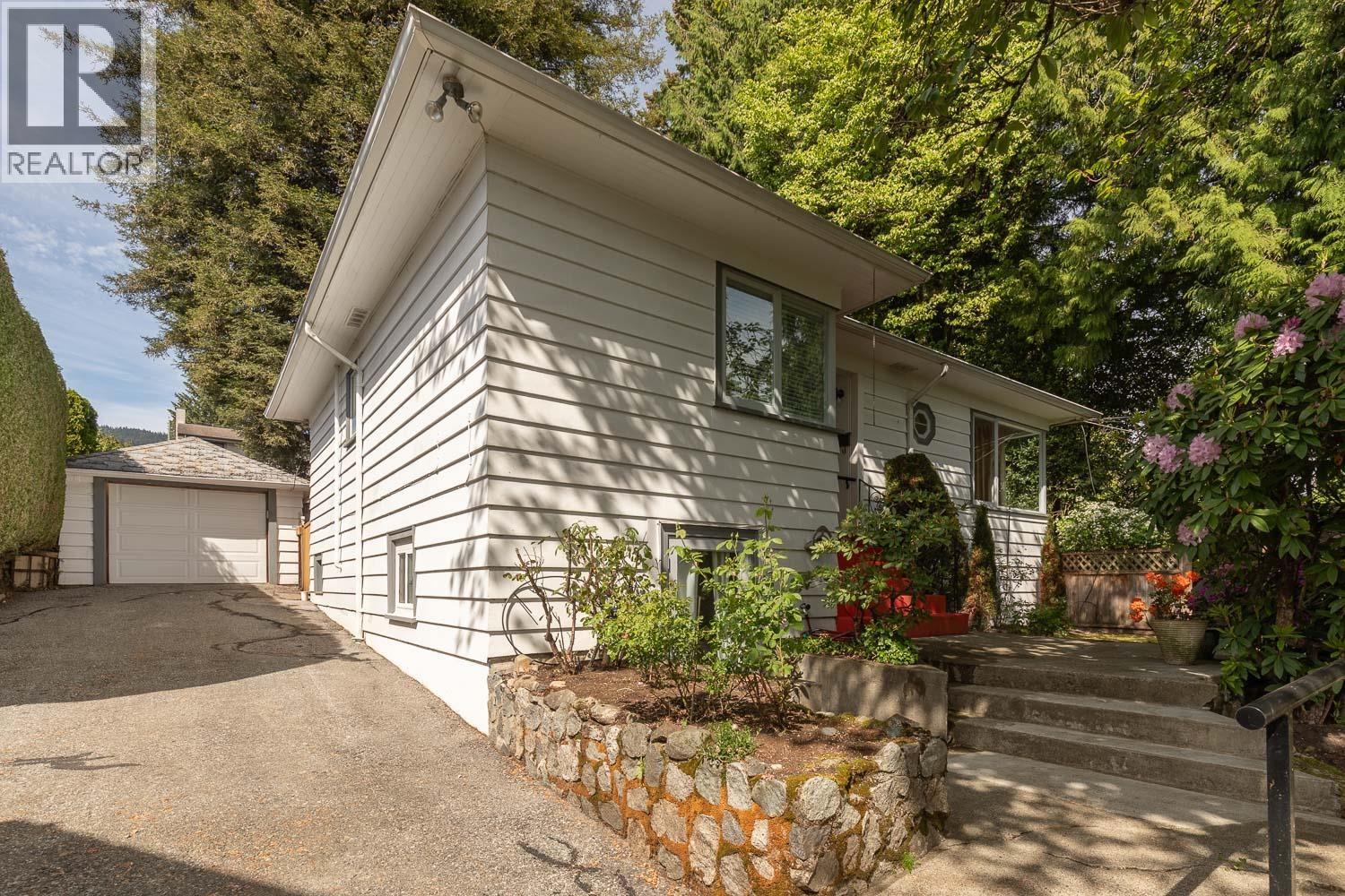1441 Haywood Avenue, West Vancouver, British Columbia  V7T 1V5 - Photo 2 - R3162697