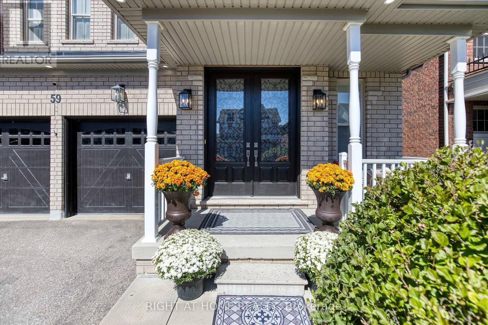 59 Paisley Green Avenue, Caledon, Ontario  L7C 3R9 - Photo 2 - W13757264
