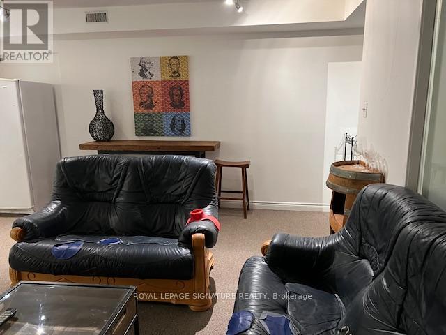 Lower - 208 Carlton Street, Toronto, Ontario M5A 2L1 - Photo 13 - C13757312