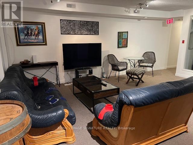 Lower - 208 Carlton Street, Toronto, Ontario M5A 2L1 - Photo 16 - C13757312