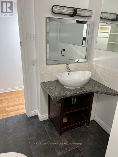 Lower - 208 Carlton Street, Toronto, Ontario M5A 2L1 - Photo 10 - C13757314