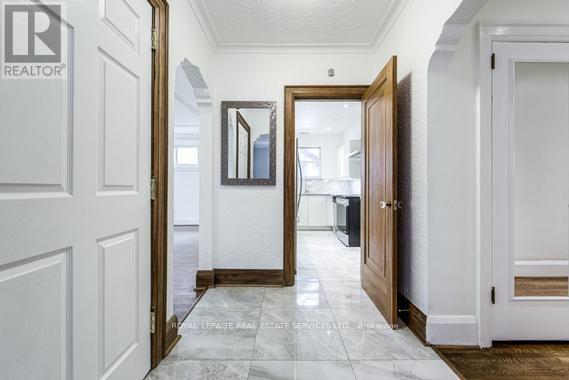 Second Fl. - 11 Highbourne Road, Toronto, Ontario  M5P 2J1 - Photo 12 - C13757330