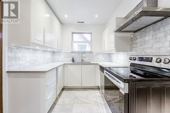 Second Fl. - 11 Highbourne Road, Toronto, Ontario  M5P 2J1 - Photo 18 - C13757330
