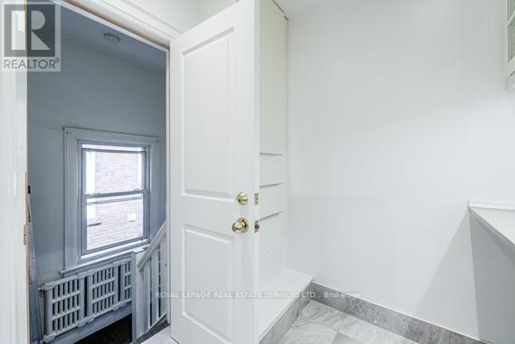 Second Fl. - 11 Highbourne Road, Toronto, Ontario  M5P 2J1 - Photo 21 - C13757330