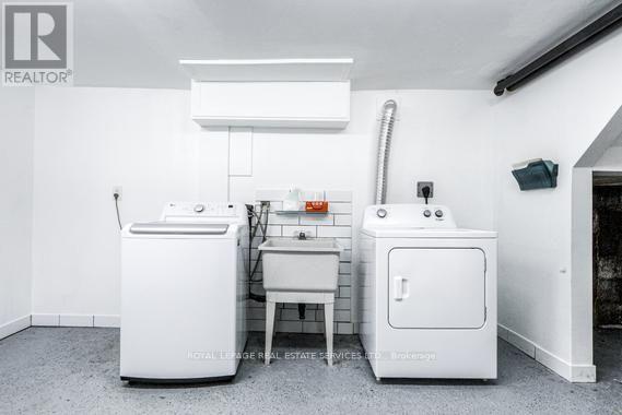 Second Fl. - 11 Highbourne Road, Toronto, Ontario  M5P 2J1 - Photo 35 - C13757330