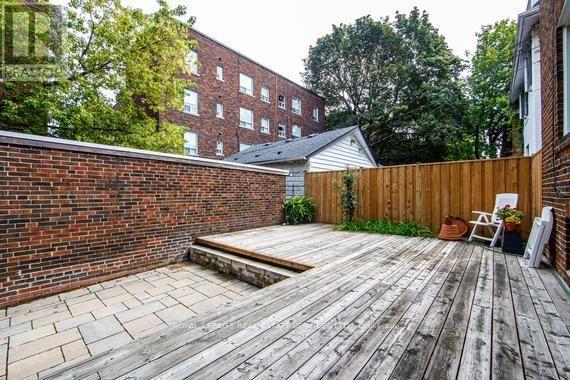 Second Fl. - 11 Highbourne Road, Toronto, Ontario  M5P 2J1 - Photo 37 - C13757330