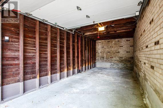 Second Fl. - 11 Highbourne Road, Toronto, Ontario  M5P 2J1 - Photo 40 - C13757330