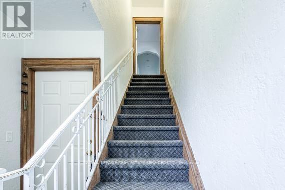 Second Fl. - 11 Highbourne Road, Toronto, Ontario  M5P 2J1 - Photo 5 - C13757330