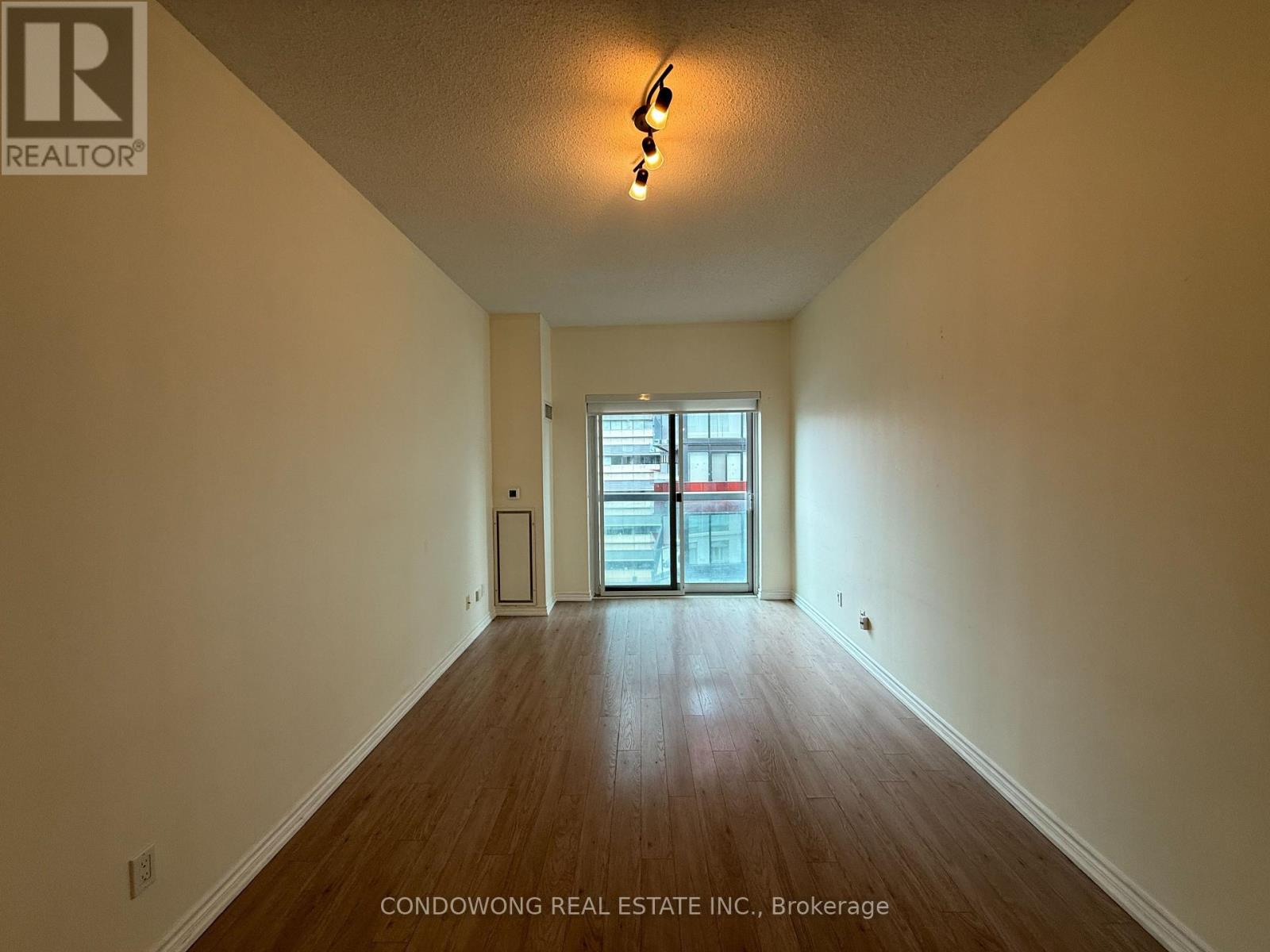 1118 - 168 Simcoe Street, Toronto, Ontario  M5H 4C9 - Photo 2 - C13757368