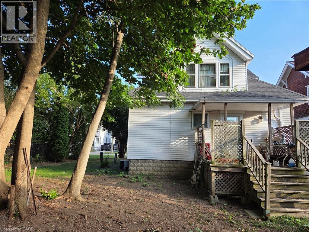 24 Stanley Avenue, Chatham-Kent, Ontario  N7M 3J2 - Photo 2 - 40861170