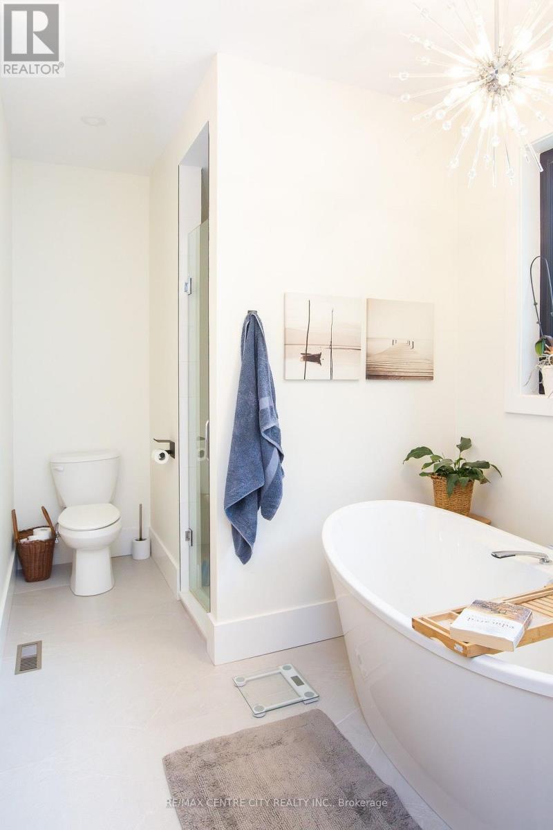 273 Foxborough Place, Thames Centre, Ontario  N0M 2P0 - Photo 10 - X13757306
