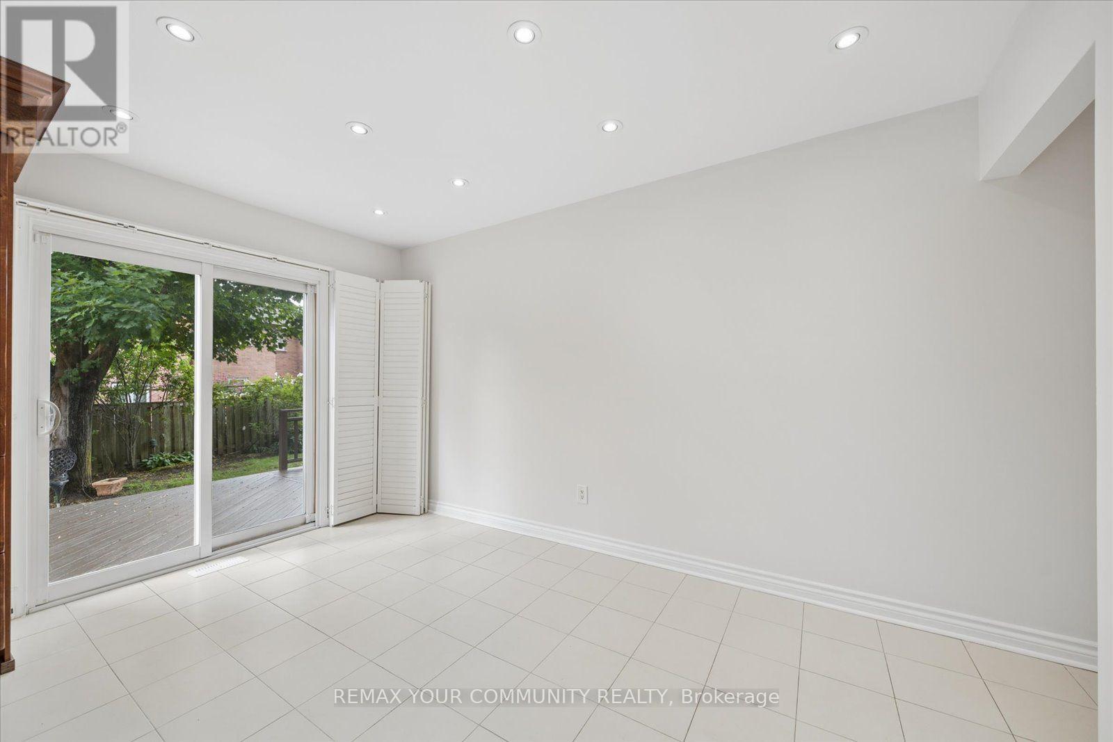102 Edmund Seager Drive, Vaughan, Ontario L4J 4S8 - Photo 11 - N13757292