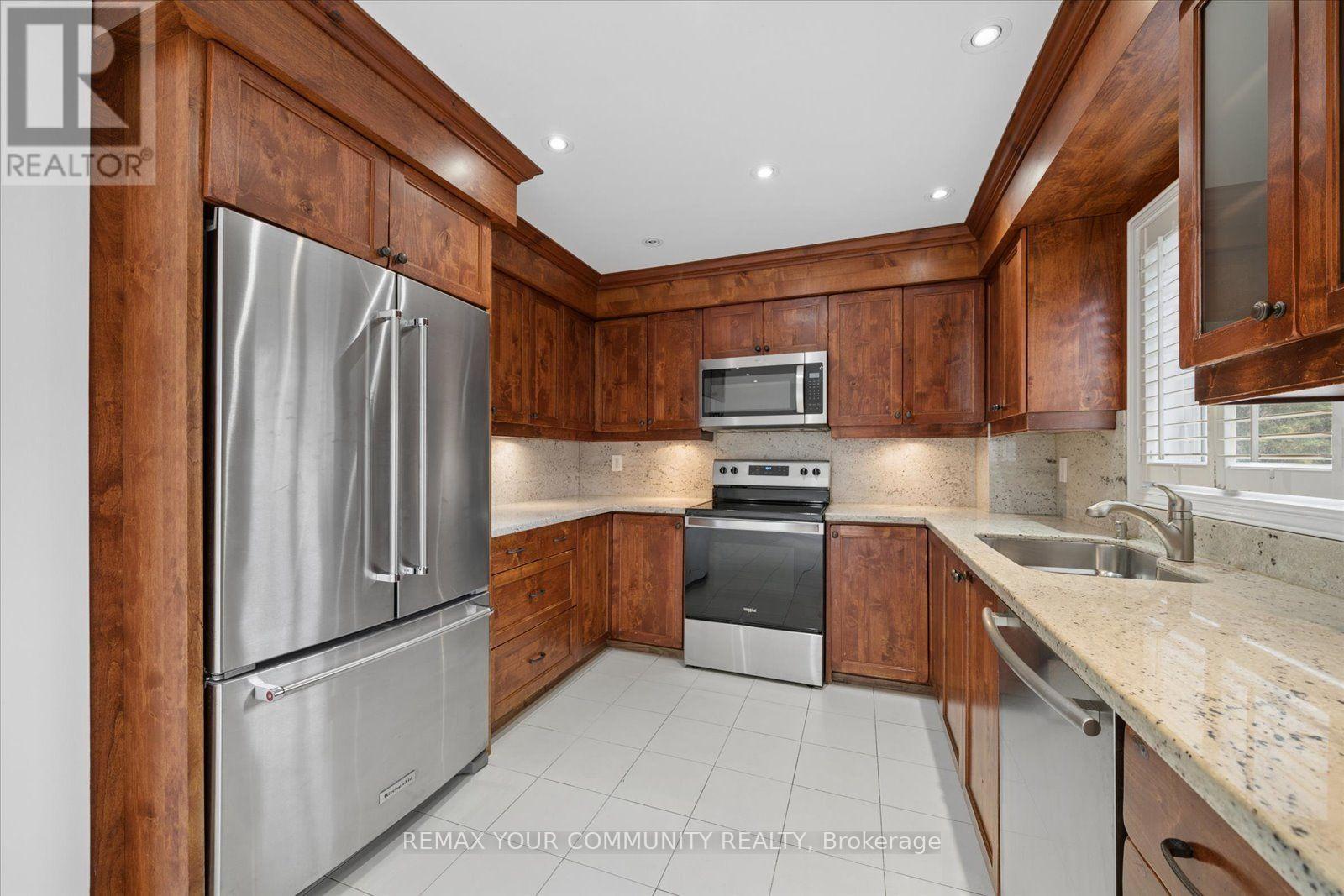 102 Edmund Seager Drive, Vaughan, Ontario L4J 4S8 - Photo 8 - N13757292