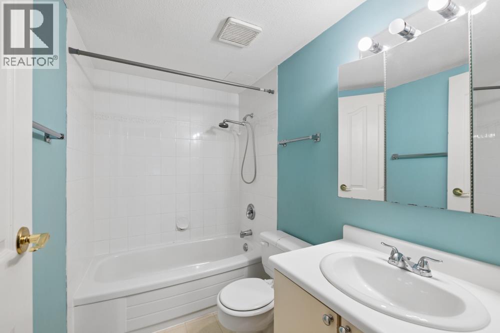 203 1177 Howie Avenue, Coquitlam, British Columbia  V3J 1T9 - Photo 11 - R3162692