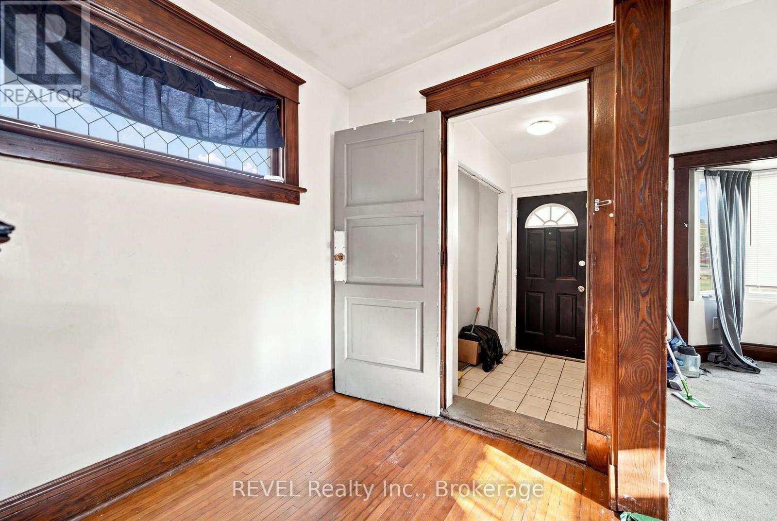 4960 Willmott Street, Niagara Falls, Ontario  L2E 1Z8 - Photo 4 - X13757340