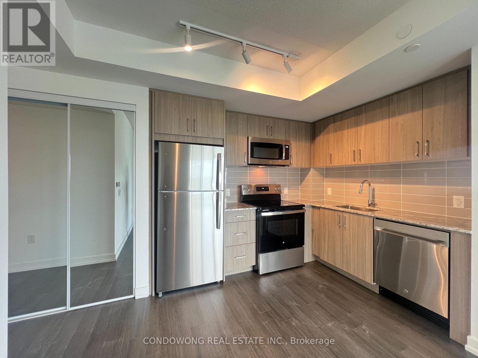 1002 - 4010 Eglinton Avenue W, Toronto, Ontario  M5N 1A2 - Photo 2 - W13757298
