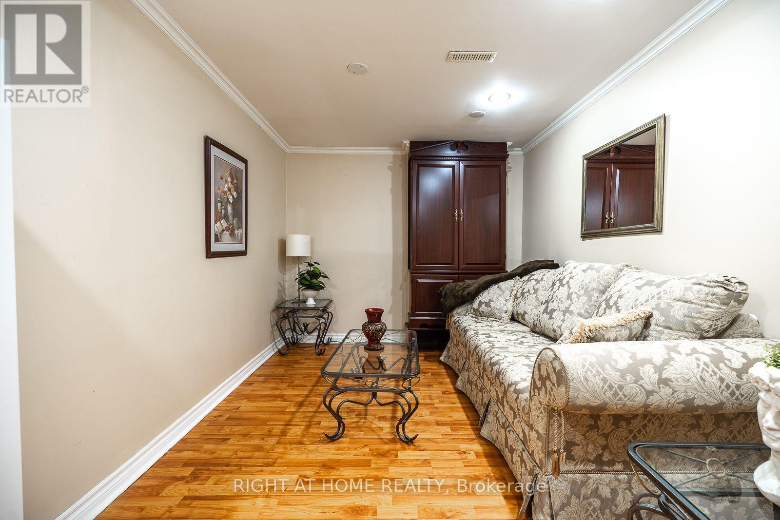54 Niagara Place, Brampton, Ontario  L6S 4Y8 - Photo 31 - W13757310
