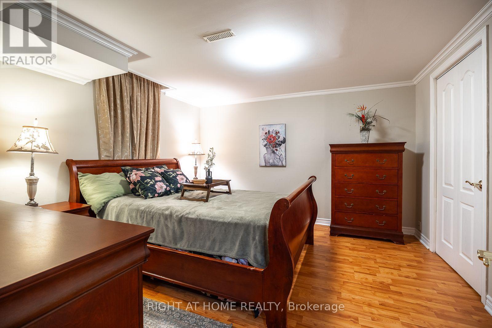 54 Niagara Place, Brampton, Ontario  L6S 4Y8 - Photo 34 - W13757310