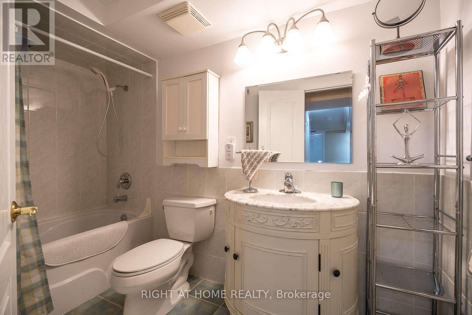 54 Niagara Place, Brampton, Ontario  L6S 4Y8 - Photo 36 - W13757310