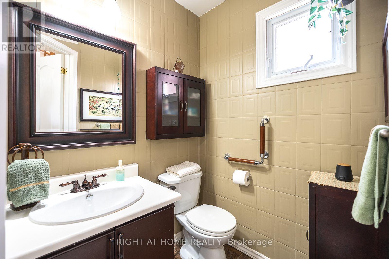 54 Niagara Place, Brampton, Ontario  L6S 4Y8 - Photo 38 - W13757310