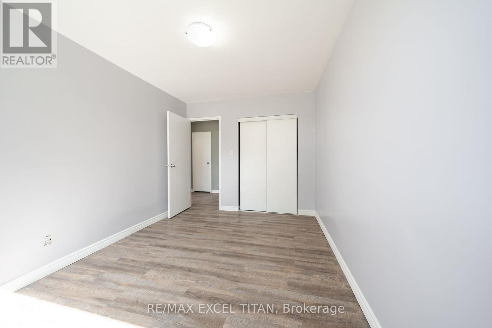 10 - 799 Robinson Street, Burlington, Ontario  L7R 2L4 - Photo 8 - W13757346