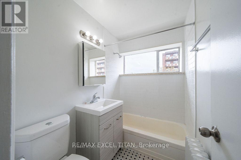 1 - 799 Robinson Street, Burlington, Ontario  L7R 2L4 - Photo 8 - W13757356