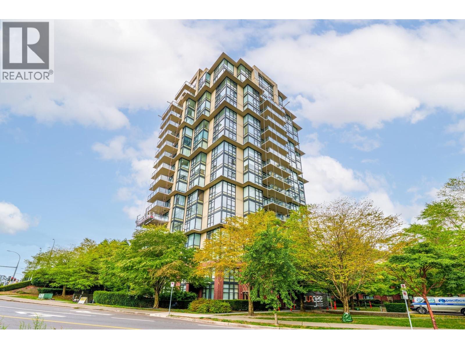 402 11 E. Royal Avenue, New Westminster, British Columbia  V3L 0A8 - Photo 1 - R3162549