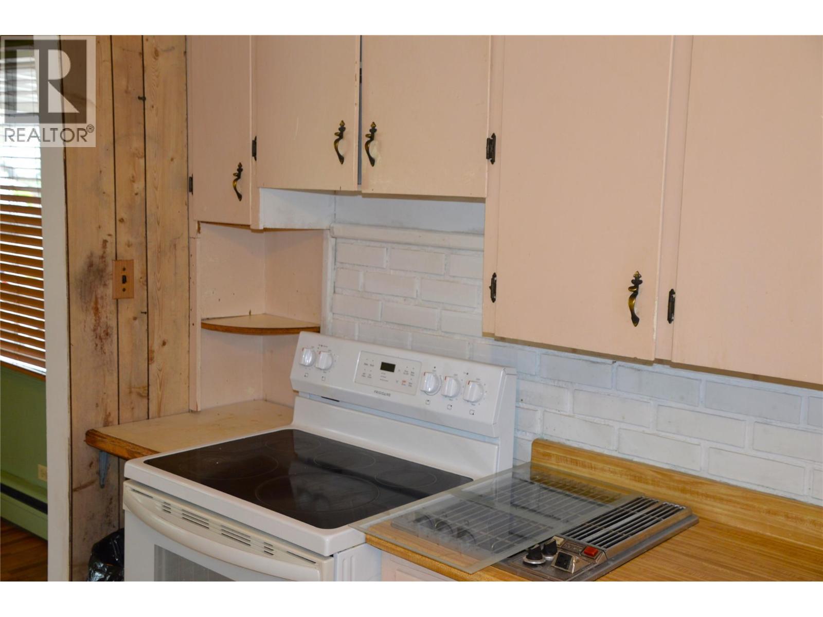 147 Oak Road, Kamloops, British Columbia  V2B 1K7 - Photo 10 - 10400188