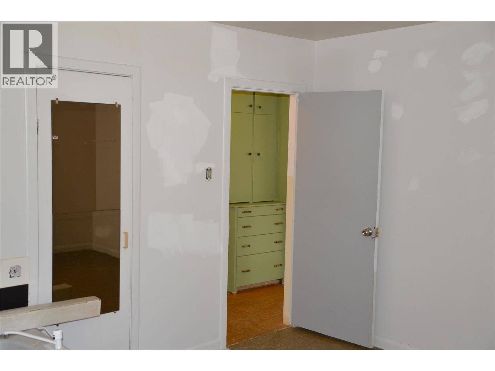 147 Oak Road, Kamloops, British Columbia  V2B 1K7 - Photo 19 - 10400188