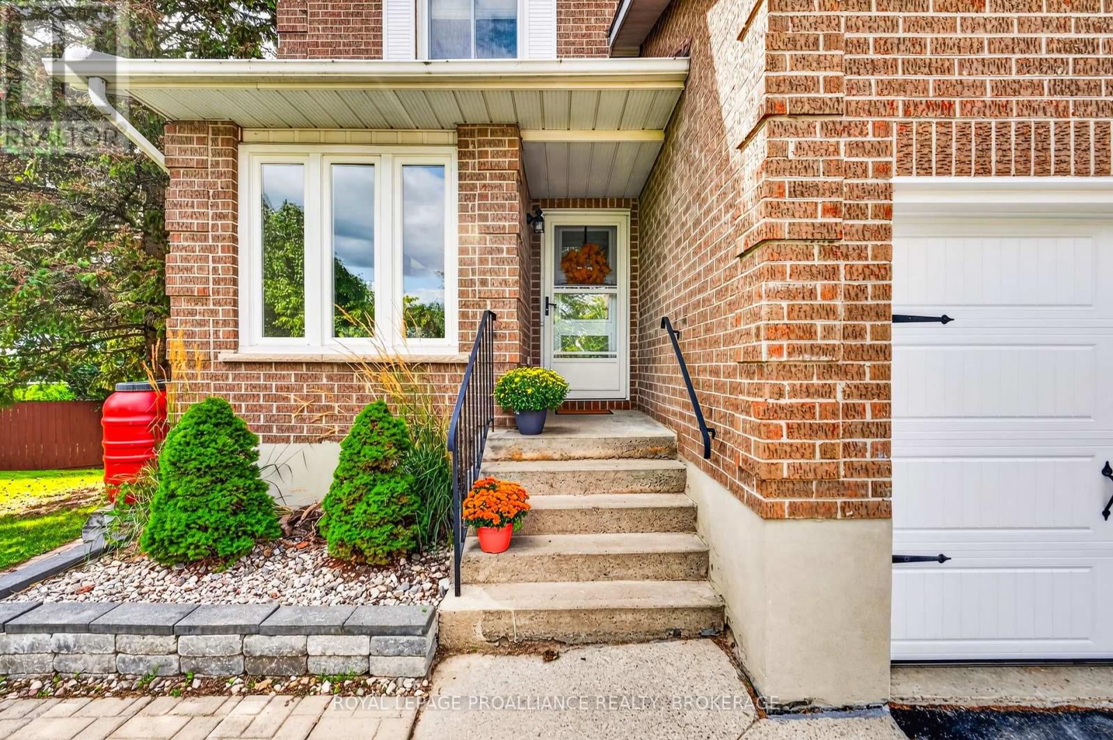 600 Whistler Terrace, Kingston, Ontario  K7M 8K4 - Photo 2 - X13757372